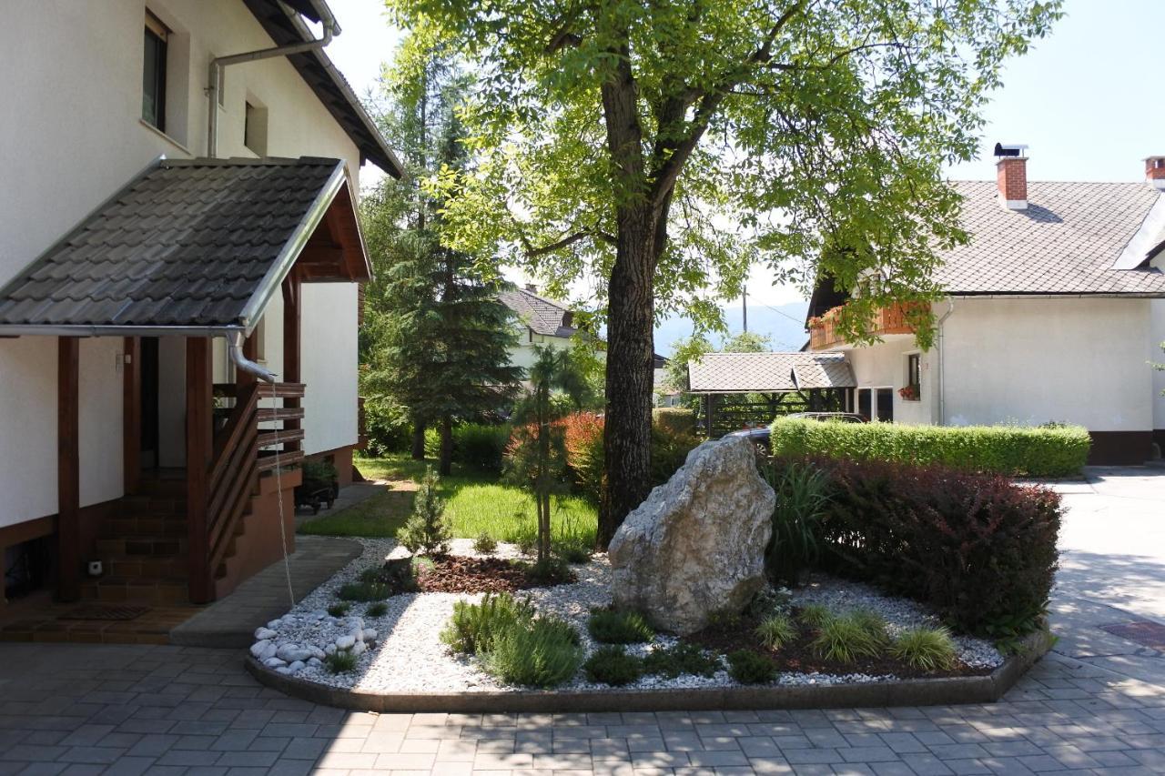 Apartma Vrh Lesce  Exterior photo